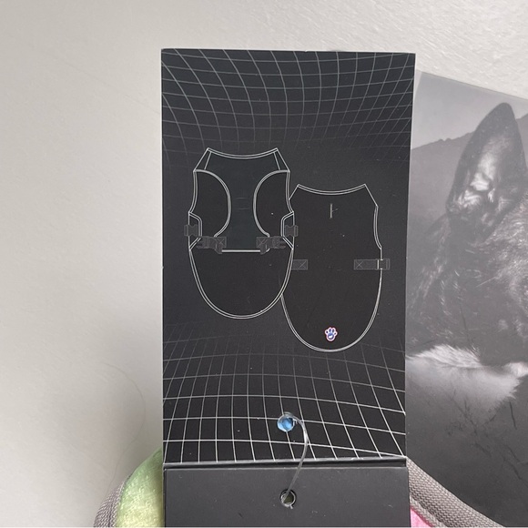 Canada Pooch Chill Seeker Cooling Vest - Rainbow - Size 16 - Picture 4 of 16